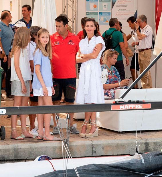 Vestido Adolfo Dom&iacute;nguez de Letizia, lucido en Palma de Mallorca, en 2019 / Gtres
