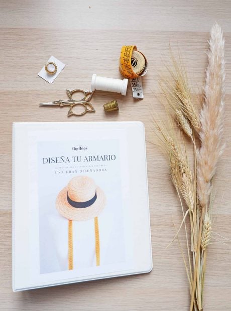  Libro 'Dise&ntilde;a tu armario'./Instagram @livinginflipflops