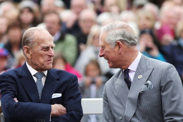 El pr&iacute;ncipe Carlos y el duque de Edimburgo en una imagen de archivo./Gtres