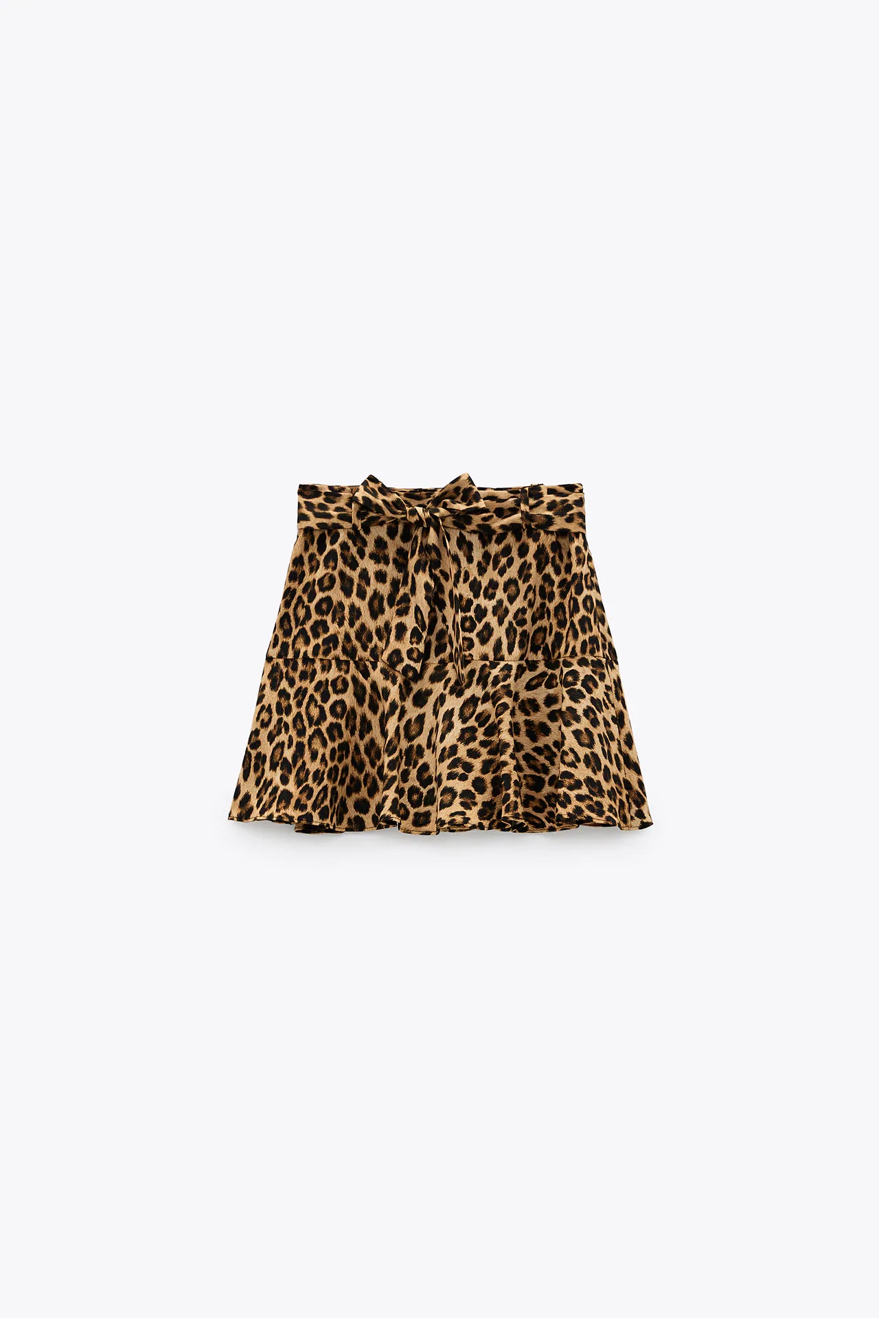 &Uacute;ltimas rebajas de Zara: 5 looks con los que marcar estilo esta primavera