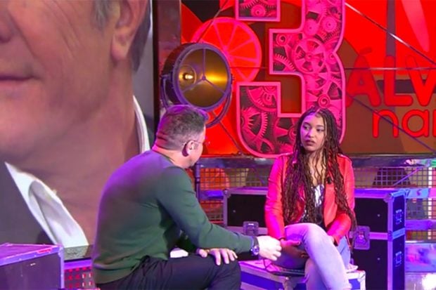 Naomi Gonz&aacute;lez durante su visita a 'S&aacute;lvame'./Telecinco
