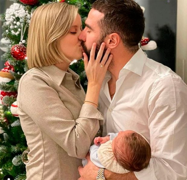 Dani Carvajal y Daphne Ca&ntilde;izares, junto a su hijo Mart&iacute;n / Instagram