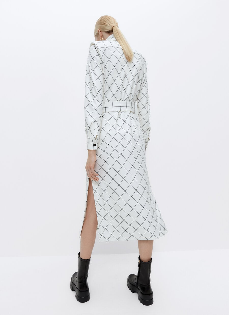 Este es el vestido con descuento de Uterq&uuml;e que te convierte en estrella de Hollywood