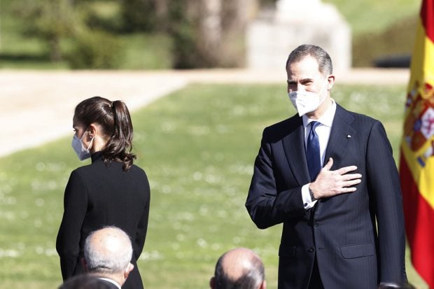 En esta ocasi&oacute;n, Sus Majestades han optado por la mascarilla FFP2./Gtres