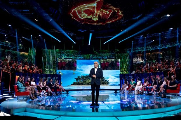 El plat&oacute; de 'Supervivientes' con Jorge Javier V&aacute;zquez como presentador de la gala./Gtres