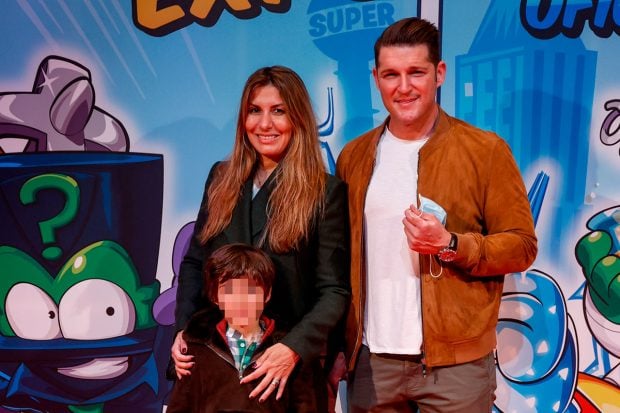 Manu Tenorio, Silvia Casas y su hijo Pedro / Gtres