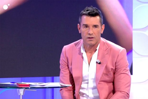 Jes&uacute;s V&aacute;zquez se ha emocionado al despedirse de 'Mujeres y Hombres y Viceversa'./Telecinco