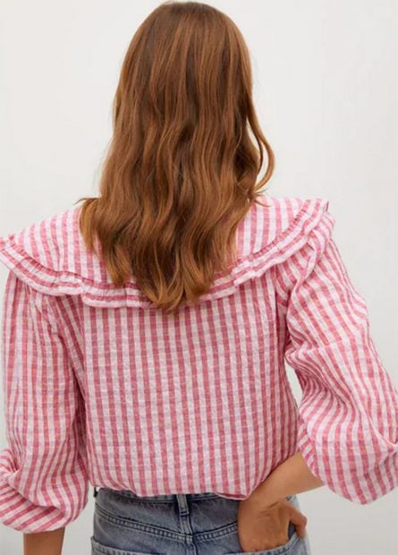 Camisa babydoll de Mango con un estampado de cuadros rojos y blancos./Mango