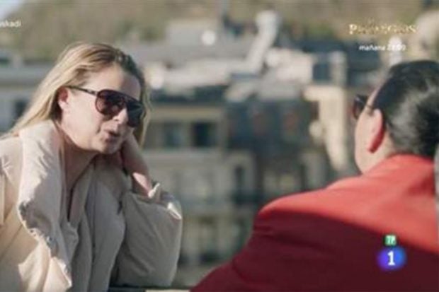 Mar&iacute;a del Monte y Anne Igartiburu en 'Dos parejas y un destino' de TVE./TVE