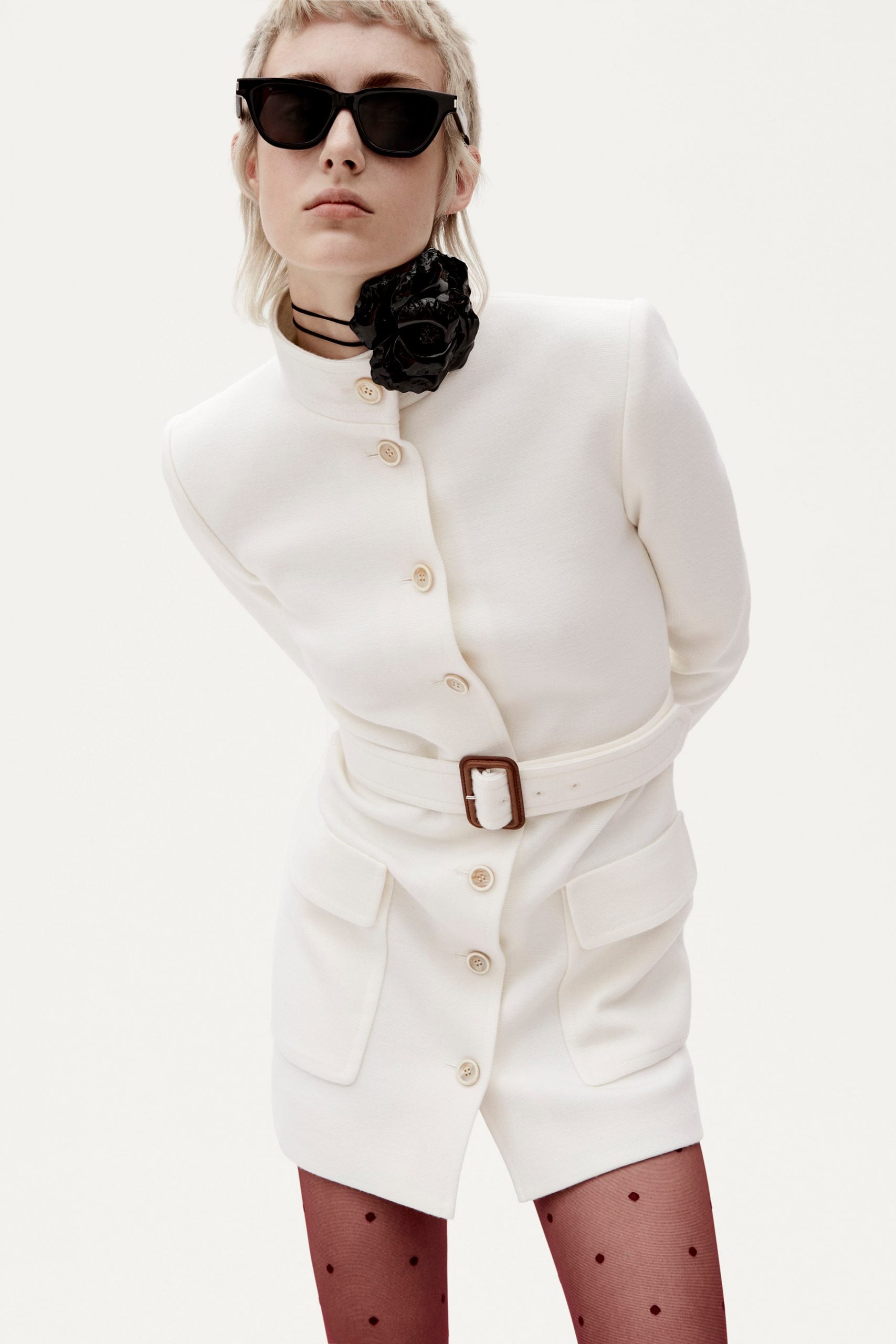 Zara clona el vestido blazer blanco m&aacute;s bonito de la nueva colecci&oacute;n de YSL
