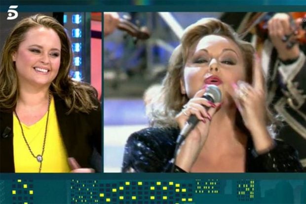 Shaila D&uacute;rcal emocionada al recordar a su madre en 'S&aacute;bado Deluxe'./Telecinco