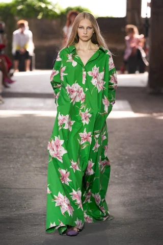 &iquest;Mango o Valentino? Este vestido baja de las pasarelas para triunfar esta primavera