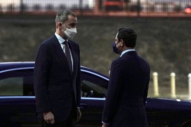El rey Felipe VI llega a Sevilla para presidir la final de la Copa del Rey 2019-2020./Gtres