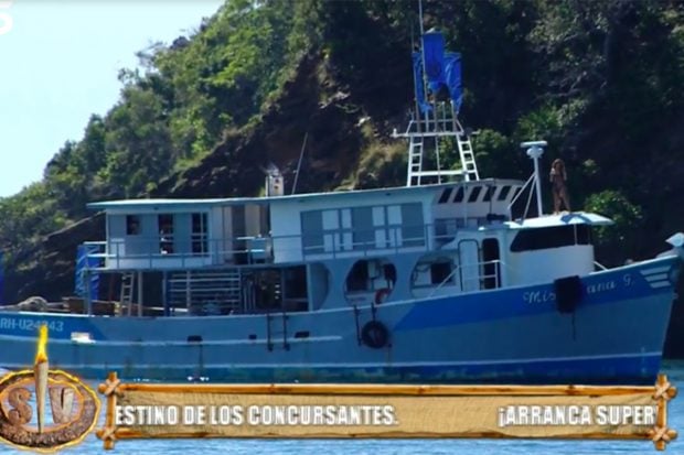 'Barco encallado', lugar donde 8 concursantes parar&aacute;n los primeros d&iacute;as del reality./Telecinco