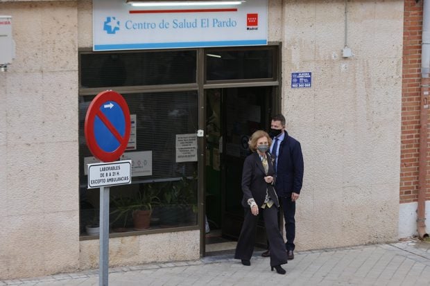 Do&ntilde;a Sof&iacute;a ha acudido este viernes al Centro de Salude El Pardo -Madrid-./Gtres