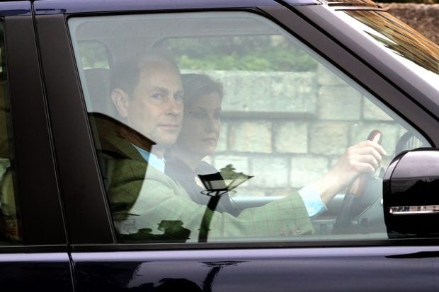 Los condes de Weesex llegan al castillo de Windsor./Gtres