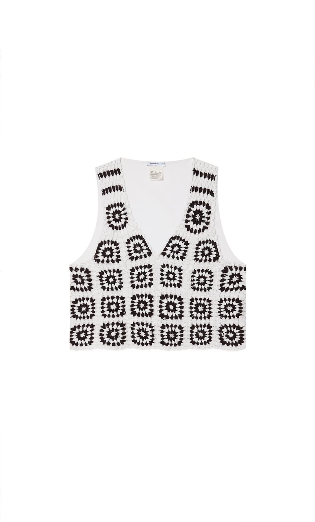 Stradivarius vende la prenda m&aacute;s se busca esta temporada, los chalecos de crochet