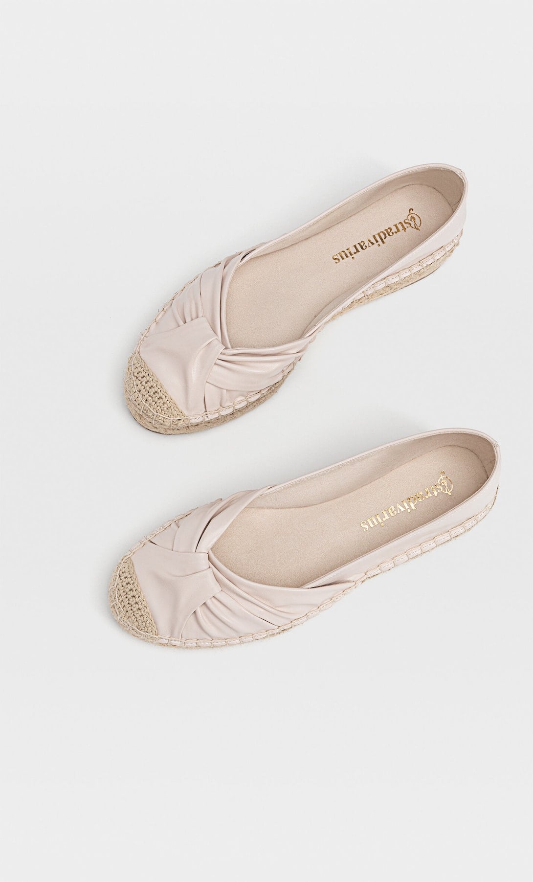 Stradivarius tiene las alpargatas planas m&aacute;s c&oacute;modas de la primavera verano