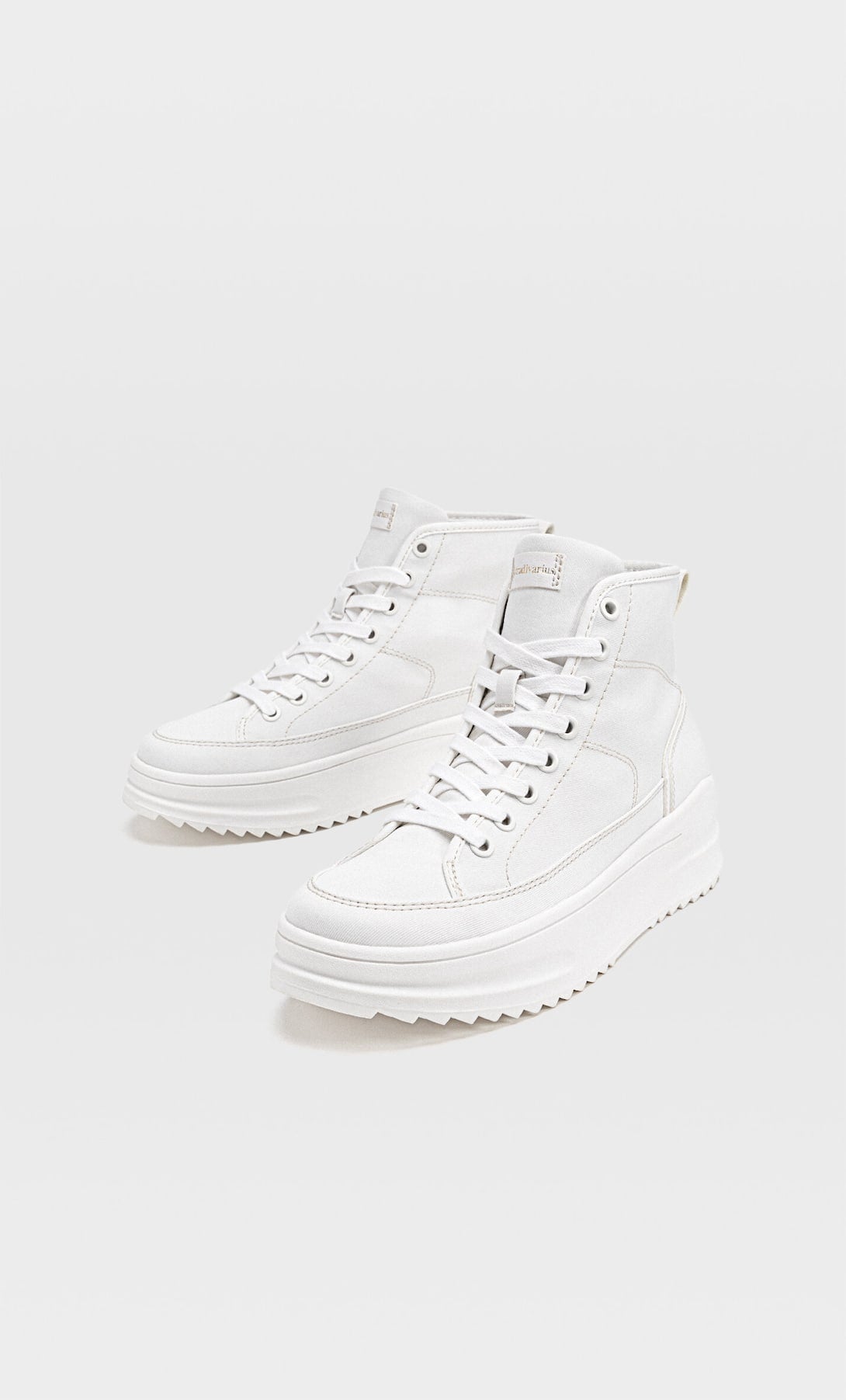 Stradivarius: Estas son las zapatillas deportivas personalizables más vendidas