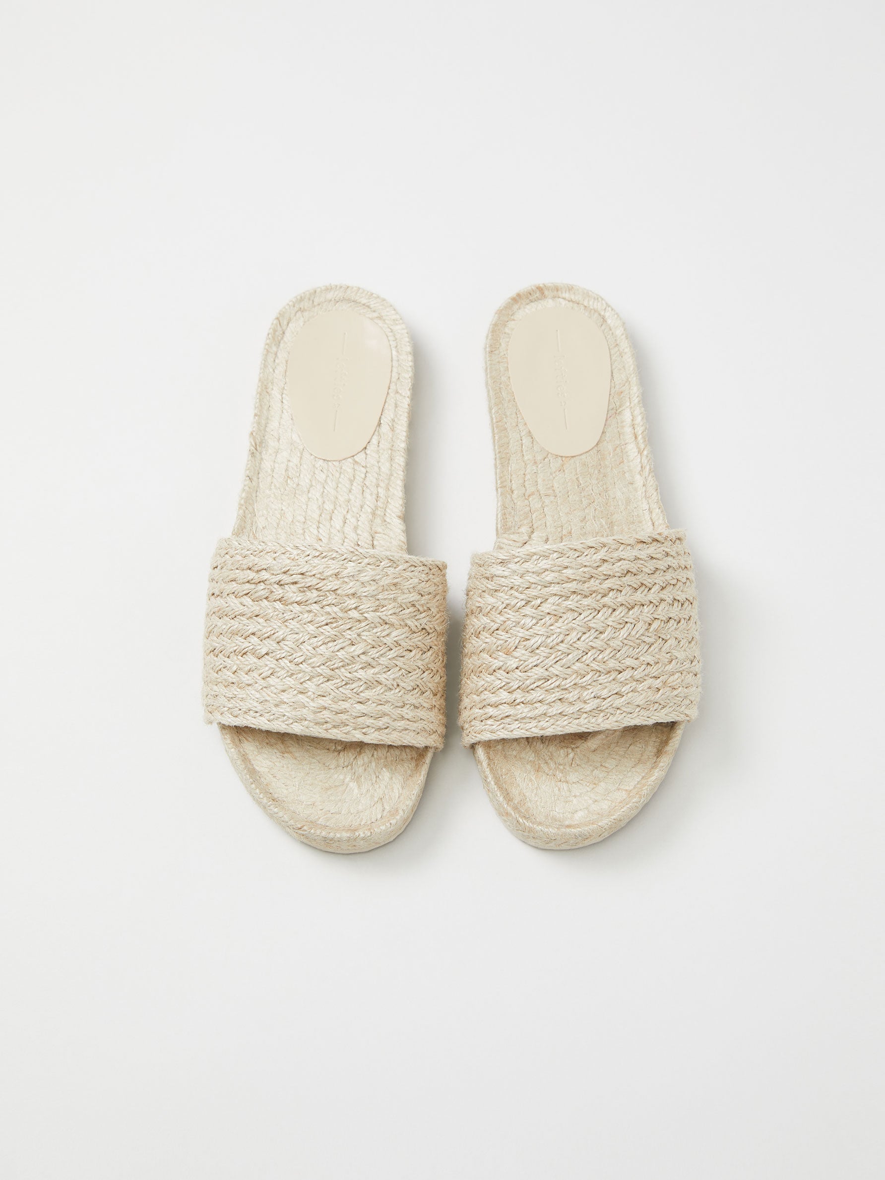 Las 6 sandalias planas de Lefties m&aacute;s c&oacute;modas, bonitas y baratas del verano