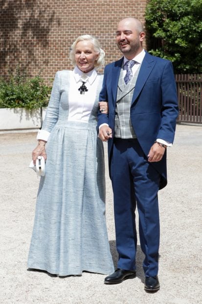 Aar&oacute;n Guerrero junto a su madre en el d&iacute;a de su boda./Gtres