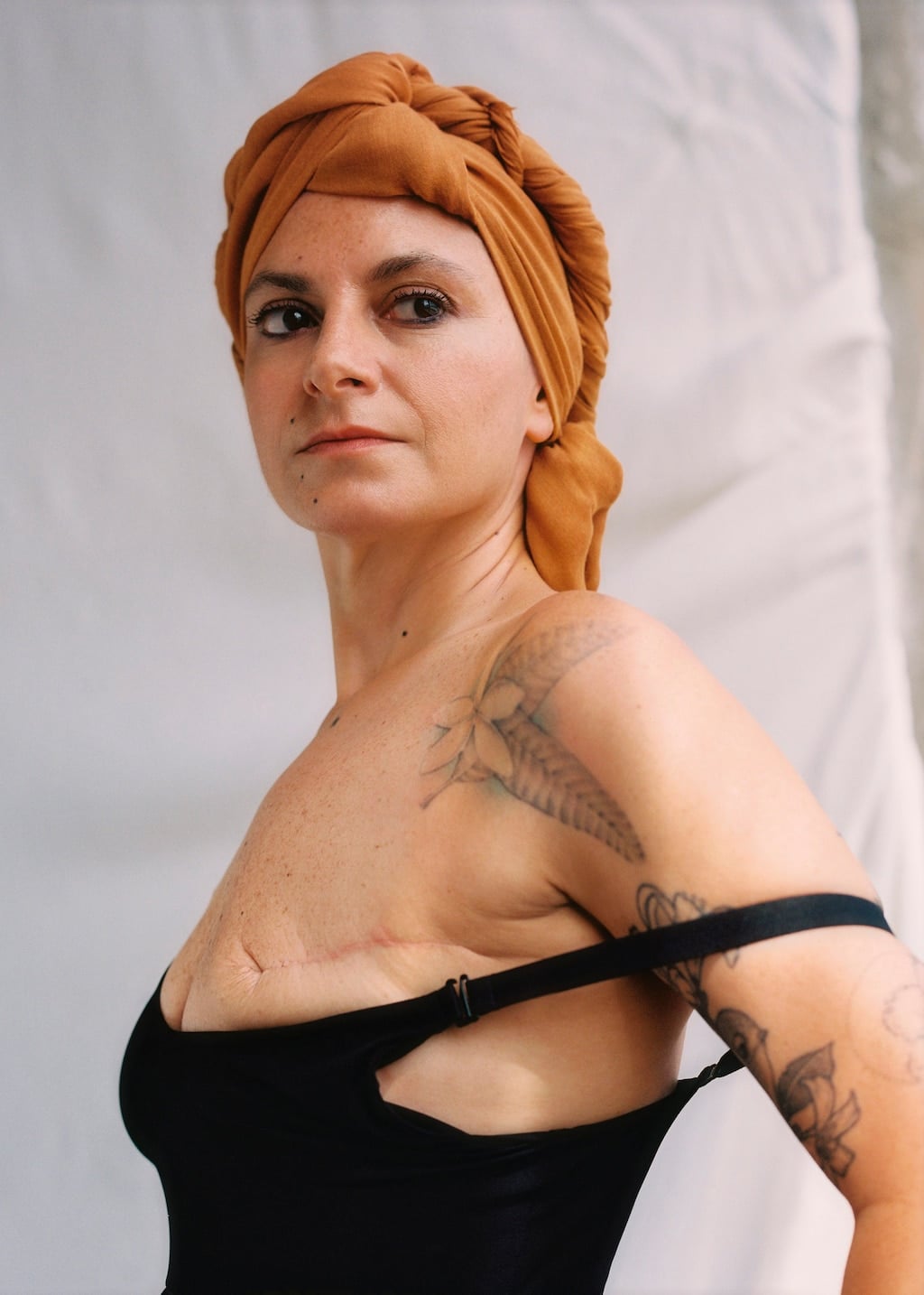 Mango dise&ntilde;a ba&ntilde;adores y bikinis para las mujeres guerreras con un solo pecho 
