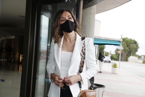 Paloma Lago ha acudido al Tanatorio para despedir a Ana Mar&iacute;a Obreg&oacute;n Navarro./Gtres