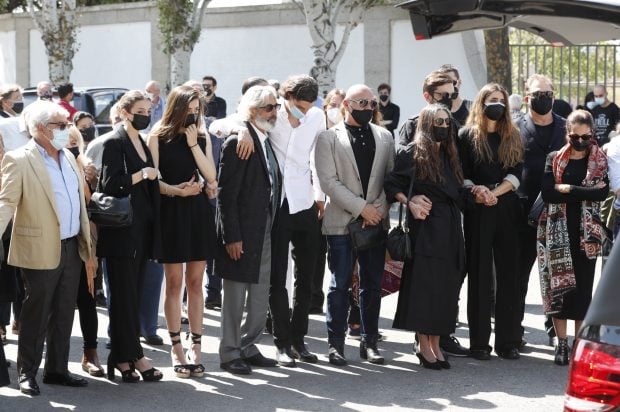 La familia de &Aacute;ngela Tejero da el &uacute;ltimo adi&oacute;s a la matriarca en el cementerio / Gtres