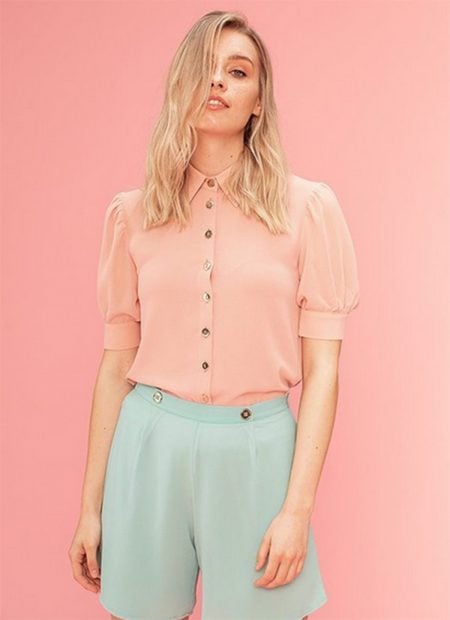 Blusa rosa velvet de colecci&oacute;n c&aacute;psula de LVRxBimani./Instagram @lavecinarubia