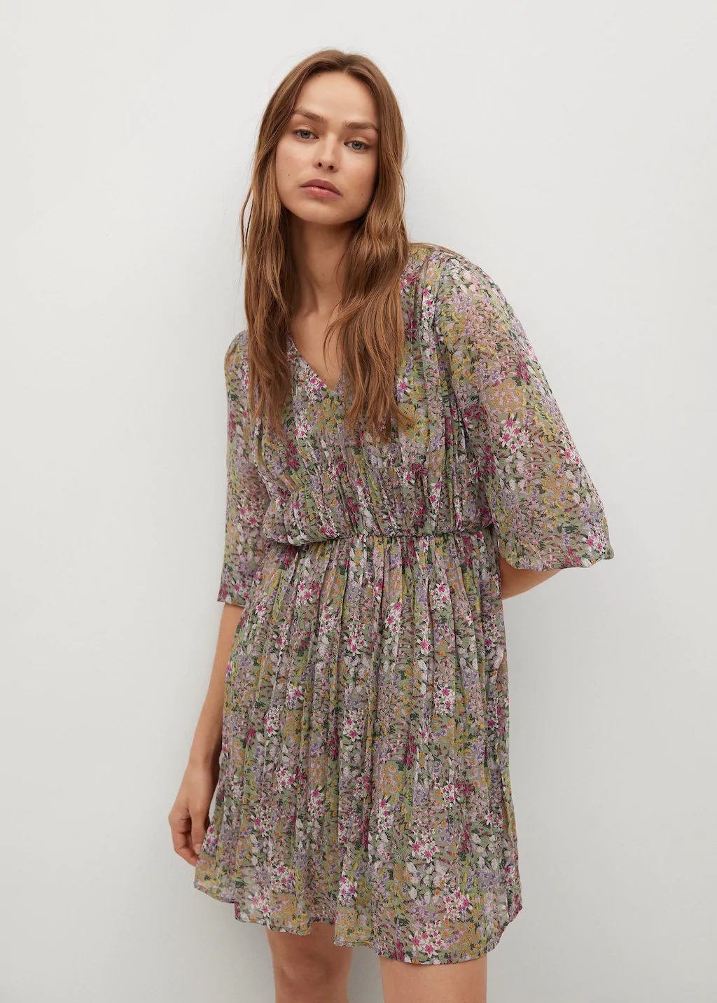 De rebajas y sin escote, este es el vestido de Mango de la Infanta Sof&iacute;a