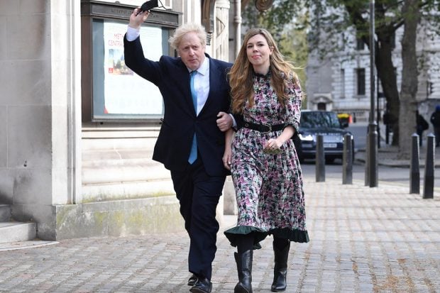 Boris Johnson y Carrie Symonds en una imagen de archivo./Gtres