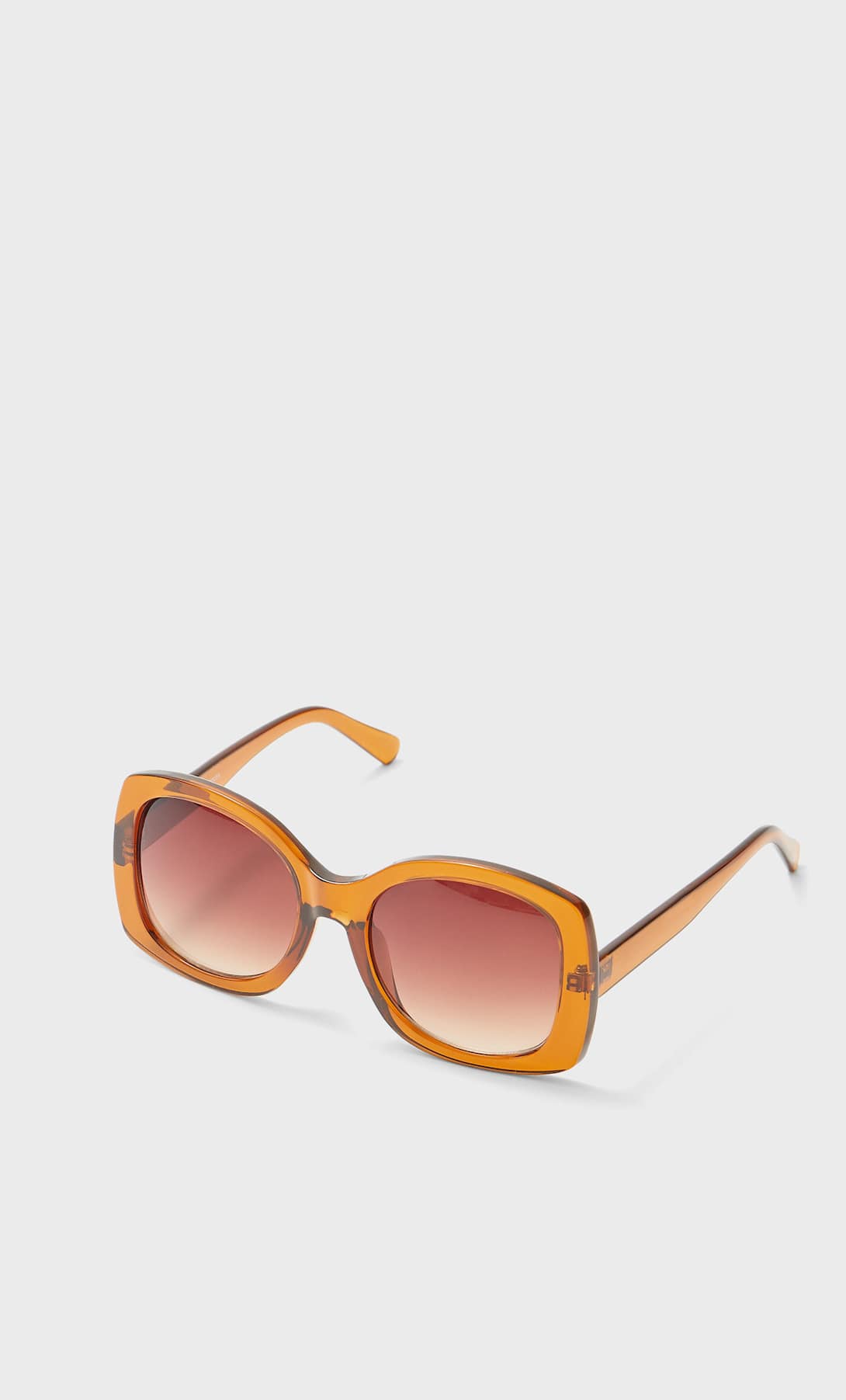 Estas son las gafas de sol low cost más glamurosas del verano de Stradivarius