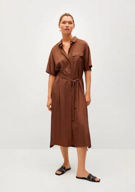 Vestido camisero de Mango./Mango