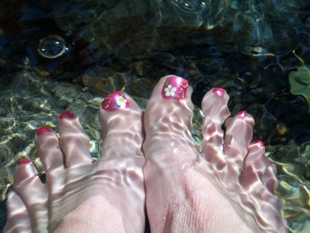 Pedicura de verano, los colores que llevar&aacute;s esta temporada