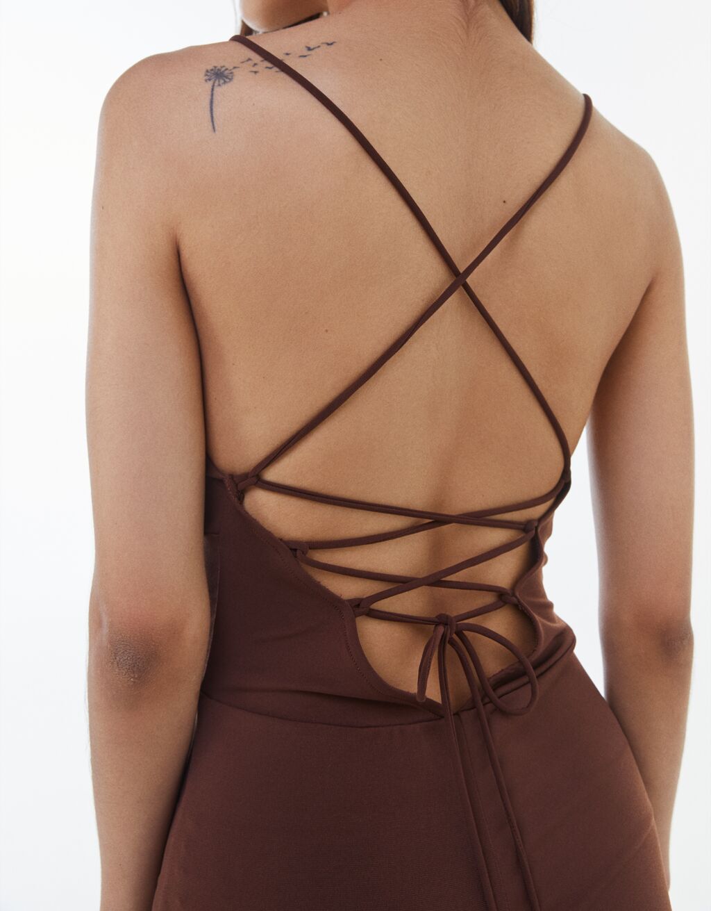 C&oacute;modo, elegante y retro, este es el mono de Bershka con el que so&ntilde;ar&aacute;s este verano