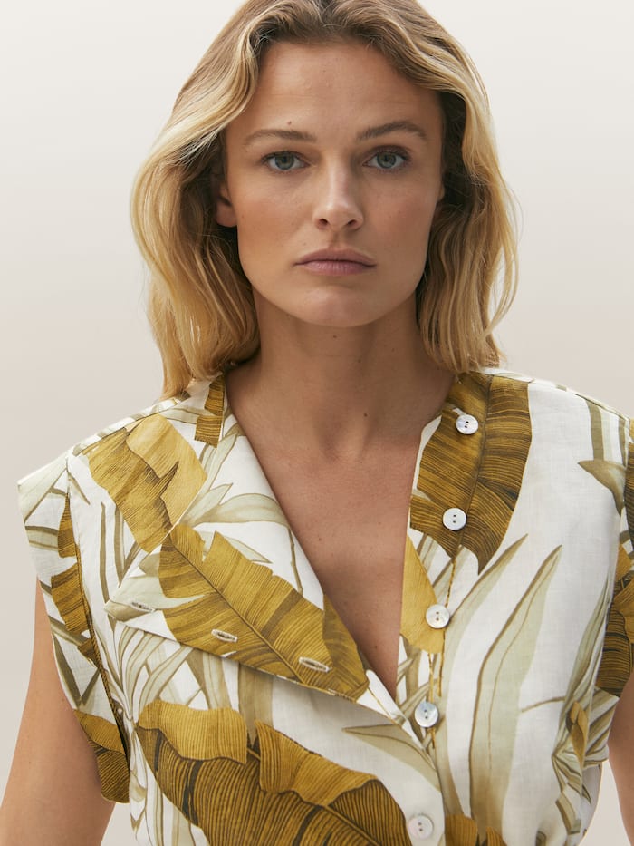 El vestido de Massimo Dutti que representa el verano 2021, c&oacute;modo y funcional