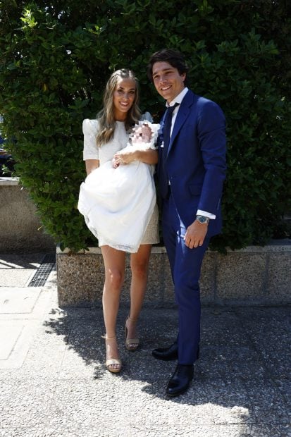 Mar&iacute;a Pombo y Pablo Castellano han bautizado a su peque&ntilde;o en una iglesia de Madrid./Gtres