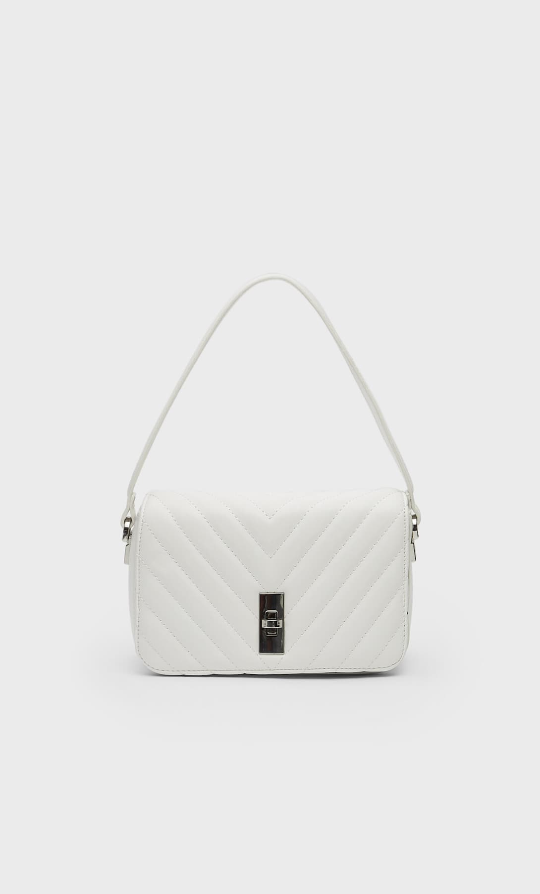 Estos bolsos de las rebajas de Stradivarius ser&iacute;an los favoritos de Coco Chanel