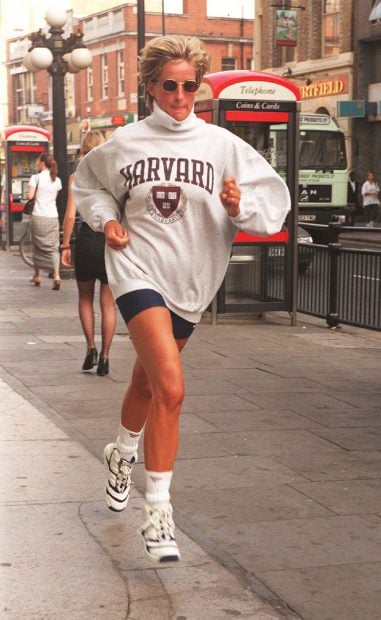 La princesa Diana de Gales luciendo un 'look' deportivo en Londres./Gtres