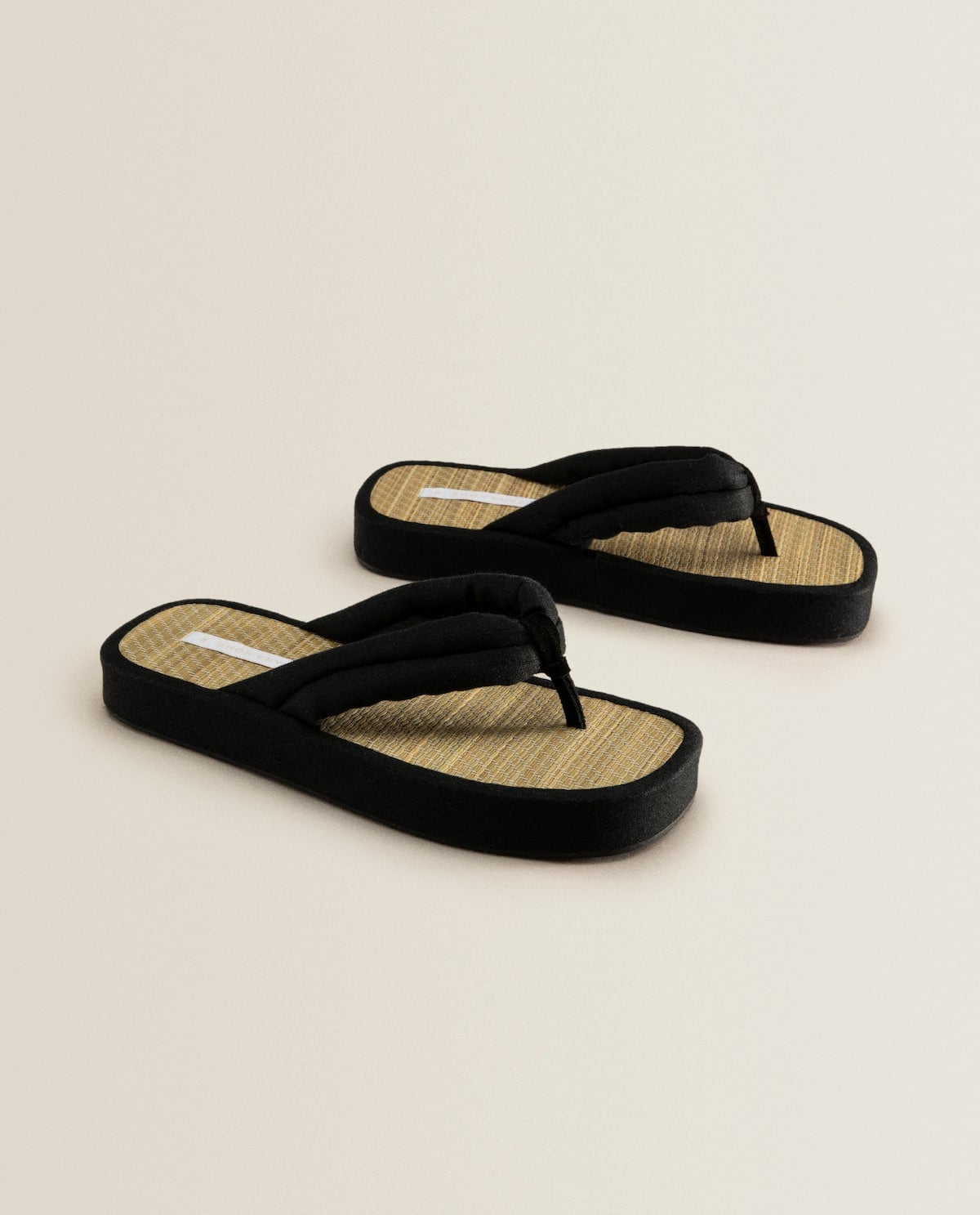 Las sandalias de Zara Home, bonitas y baratas, rompen todos los r&eacute;cords de ventas este verano