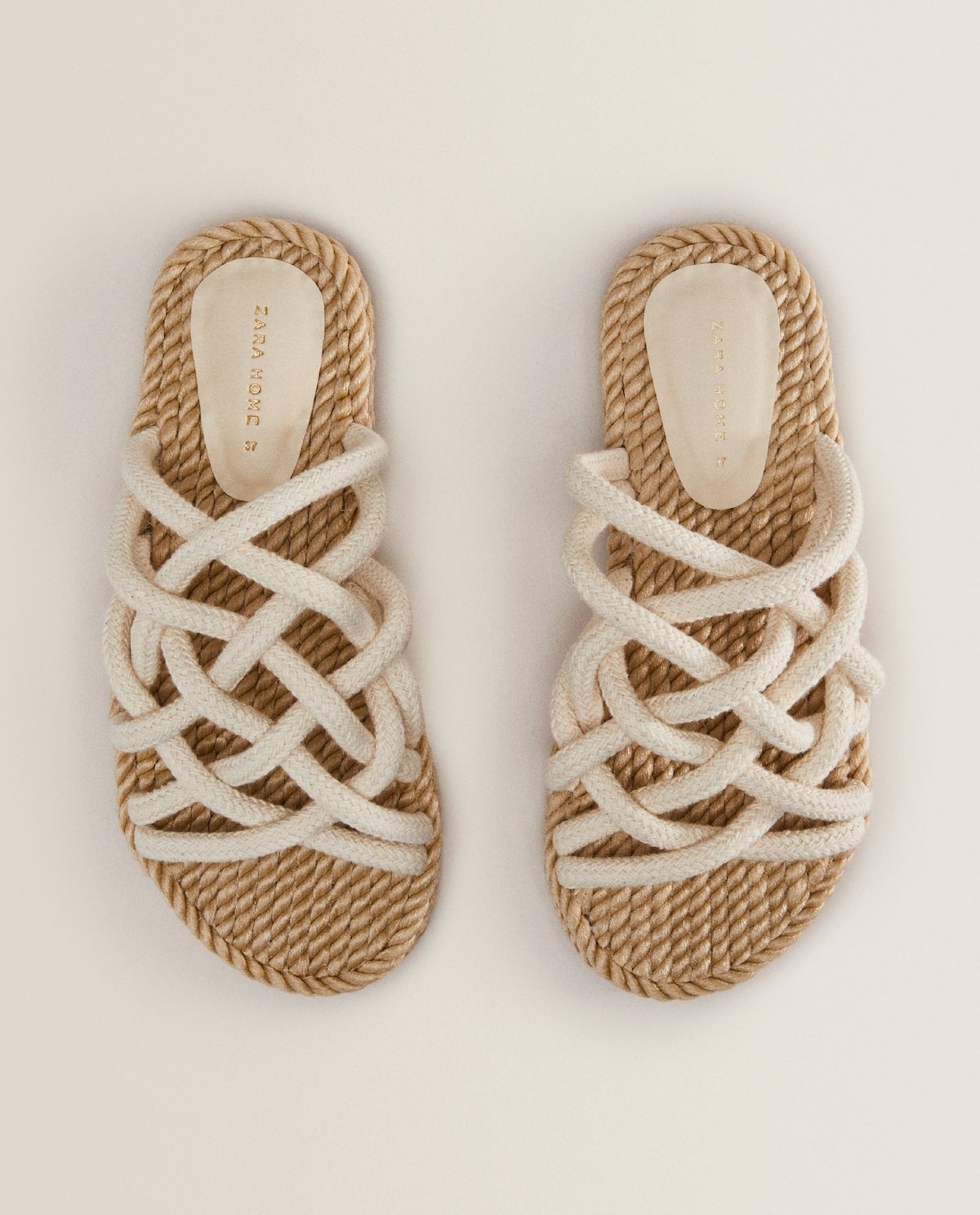 Las sandalias de Zara Home, bonitas y baratas, rompen todos los r&eacute;cords de ventas este verano