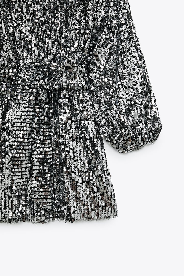 Zara versiona y mejora el vestido de Saint Laurent m&aacute;s brillante de su colecci&oacute;n