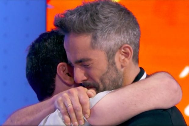 Roberto Leal, muy emocionado al saber que Pablo D&iacute;az ha completado 'El Rosco'./Antena 3