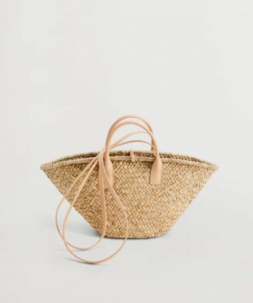 Los capazos y bolsos originales del verano est&aacute;n en Mango Outlet por menos de 10 euros