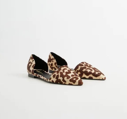 El clon de los zapatos de piel de pit&oacute;n de Letizia vale menos de 30 euros en Mango Outlet