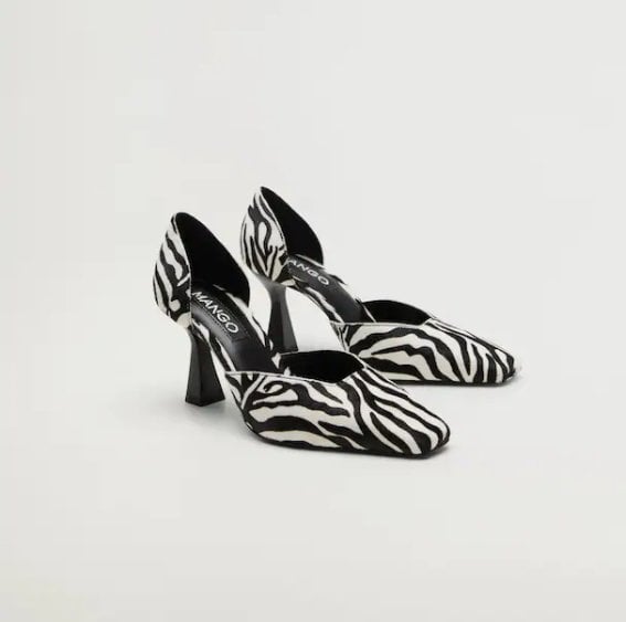 El clon de los zapatos de piel de pit&oacute;n de Letizia vale menos de 30 euros en Mango Outlet