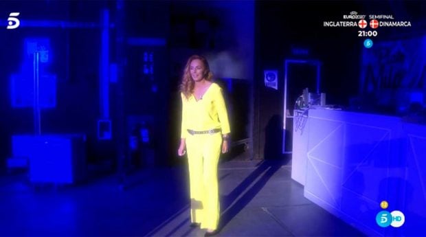 'S&aacute;lvame' empezaba con Roc&iacute;o Carrasco entrando el plat&oacute; de la que ser&aacute; su segunda casa a partir de ahora / Mediaset