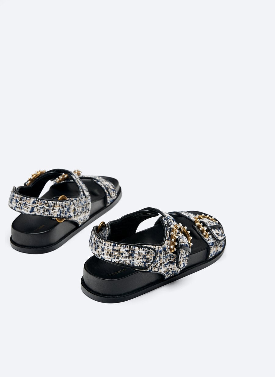 Uterq&uuml;e convierte en joya las sandalias m&aacute;s feas de Chanel de 2.500 euros