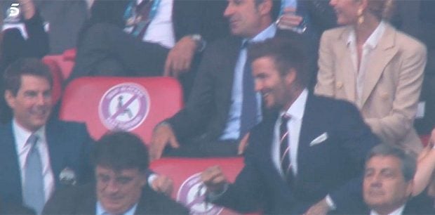 Tom Cruise y David Beckham celebran el gol ingl&eacute;s en la final de la Eurocopa 2020 / Telecinco