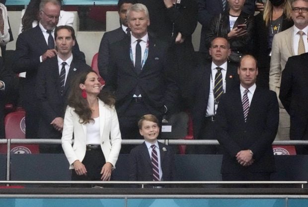 Los duques de Cambridge, junto a su hijo el pr&iacute;ncipe George, en la final de la Eurocopa 2020 / Gtres